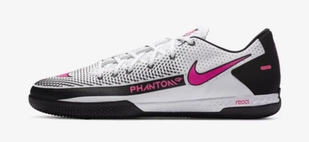 Chuteira Futsal Nike React Phantom GT Pro - R$200