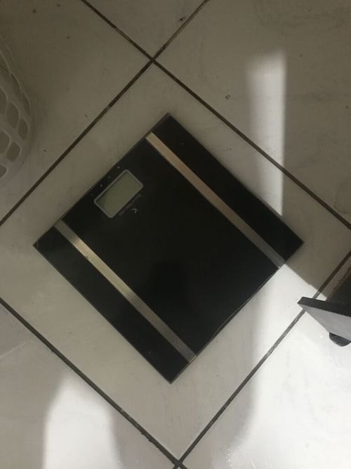 4989840-ym8SB.jpg