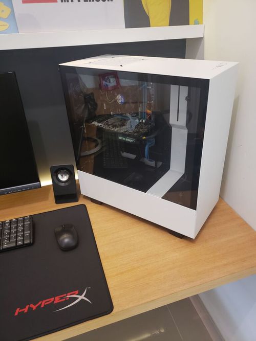 4393870-yMXmr.jpg