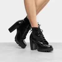 Bota Coturno Moleca Tratorada Verniz Feminina - Preto - R$80