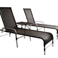 Kit 2 Espreguiçadeiras Qatar E Mesa Em Alumínio E Fibra Sintética Para Piscina E Jardim - Cor: Preto