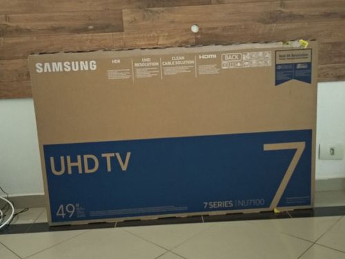 3591169-zCmTw.jpg