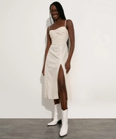 Vestido midi com fenda alça fina decote coração mindset off white
