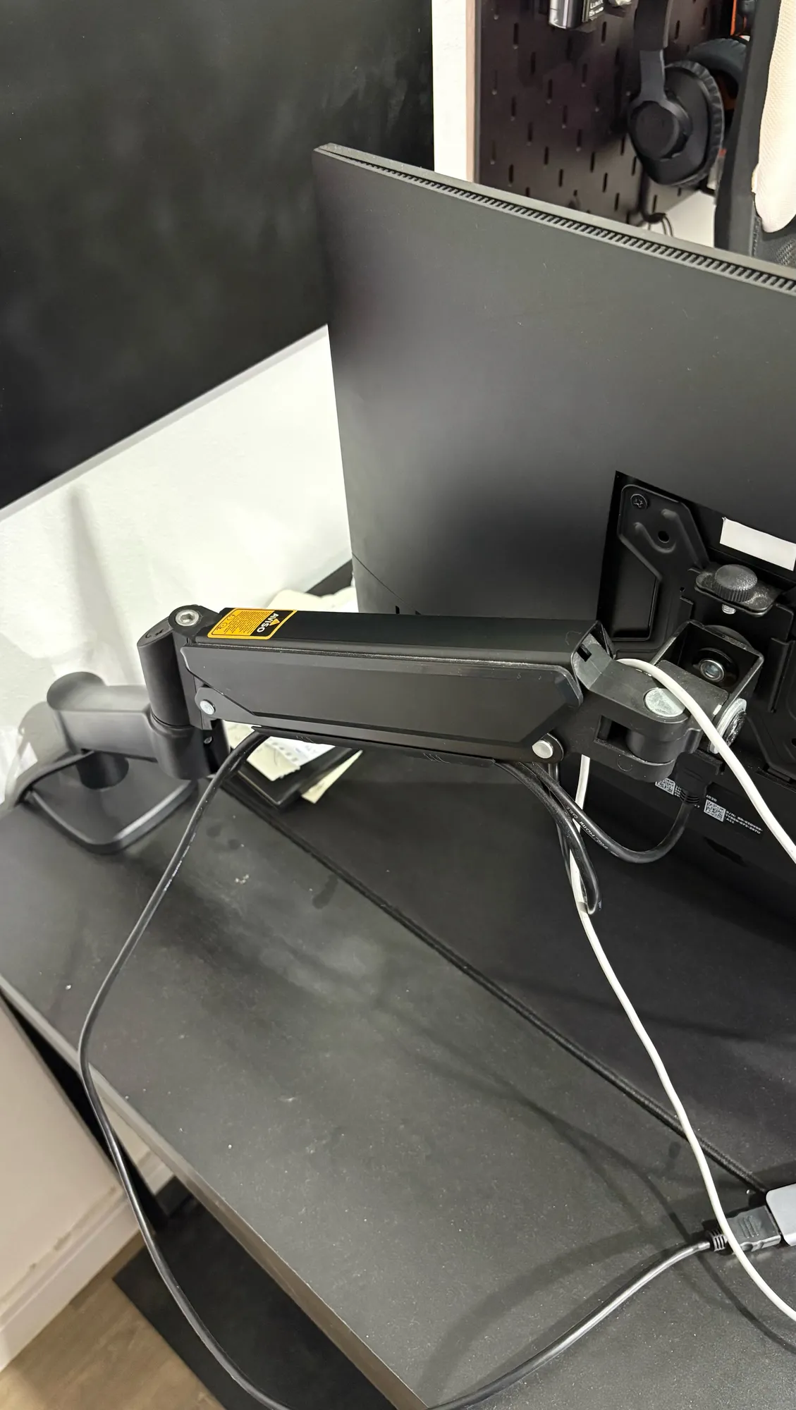 Braço articulado monitor