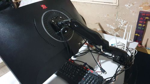 6912086-qbNGA.jpg