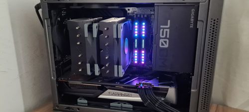 7019281-DZ9rs.jpg