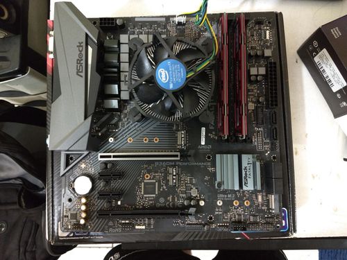 4051199-PKEEB.jpg
