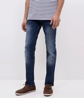 Calça Slim com puídos em jeans - R$38