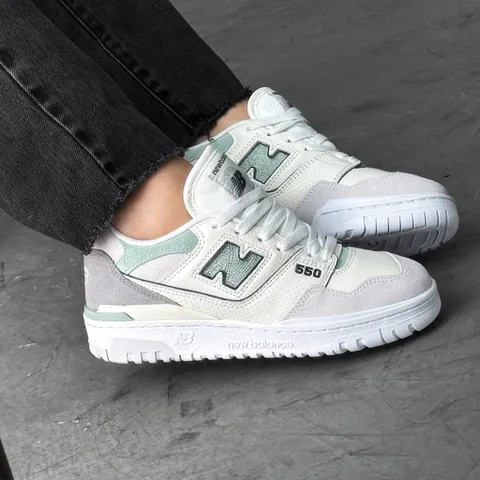 Tênis New Balance 550 Feminino
