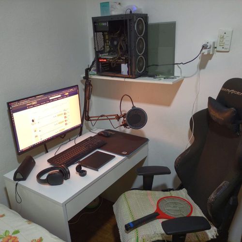 6958564-8X8Lt.jpg