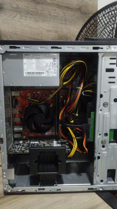 4032547-aZcTC.jpg