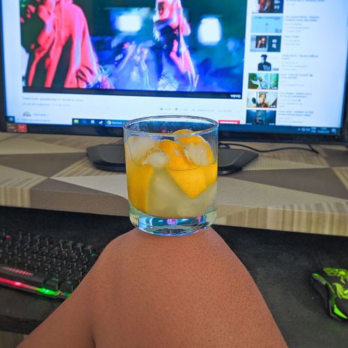 4887972-voIVr.jpg