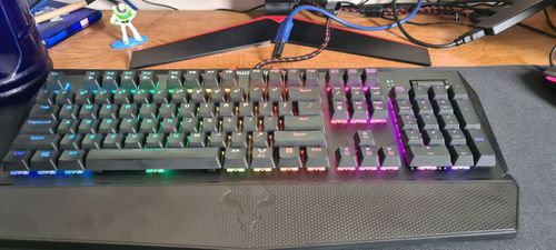 6829860-TFZ3V.jpg