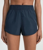 Short Runner Esportivo Básico em Microfibra com Detalhe Refletivo