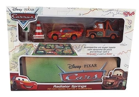 Kit Tapete Disney com Veículos e Acessórios