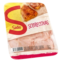 [Regiões selecionadas] Sobrecoxa de Frango Congelada SADIA Bandeja 1kg | R$8