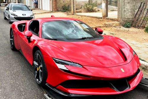 Ferrari-1.jpg