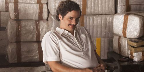 750xNxlandscape-1435244224-pablo-escobar-narcos-netflix.jpg.pagespeed.ic.b90e7bae82[1].jpg