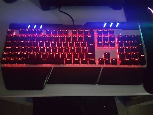 4297526-YVHLF.jpg