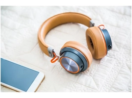 Headphone/Fone de Ouvido Easy Mobile Bluetooth - Sem Fio com cabo P2 Freedom 2 - R$ 200
