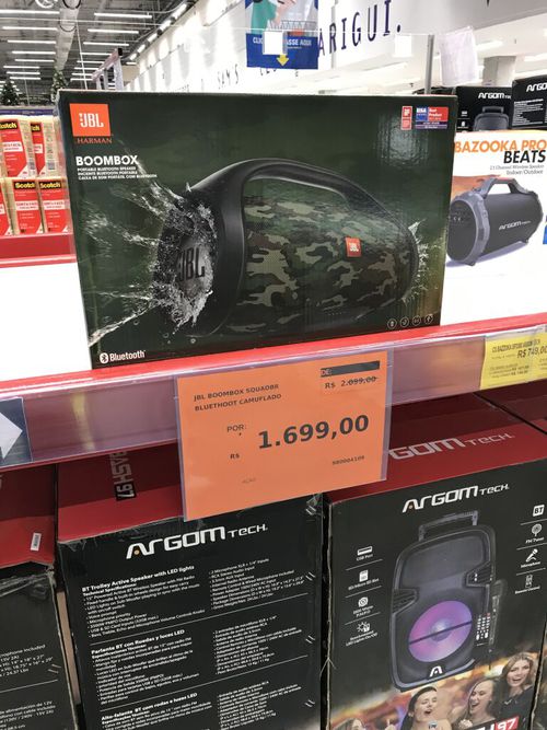 5548181-U9WY8.jpg