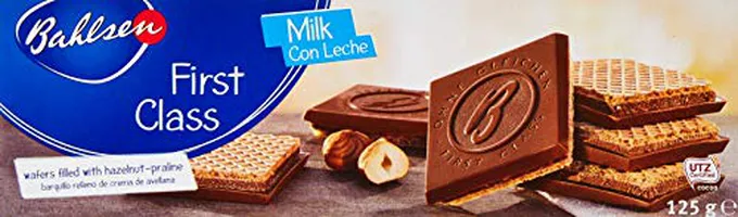Biscoito Wafer com Recheio de Torrone de Avelã e Cobertura de Chocolate ao Leite First Class Bahlsen Caixa 125g