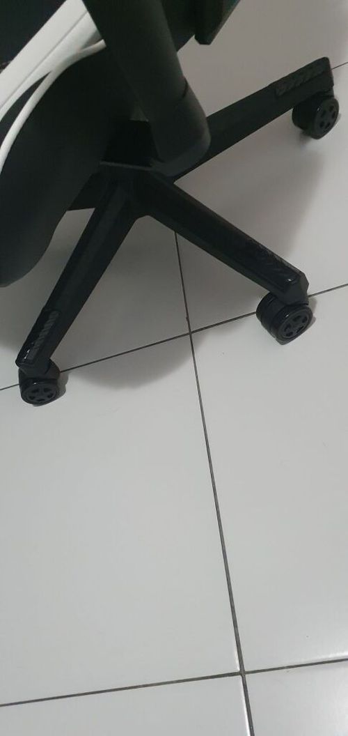 4718447-Cd1aV.jpg