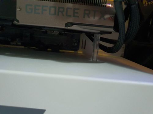 5975373-52QTQ.jpg