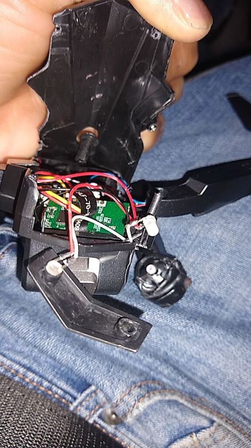 7034382-saBTK.jpg