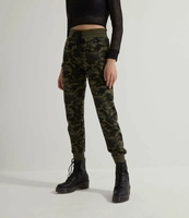 Calça Jogger Camuflada em Moletom (feminino, mas tem masculino)| R$70